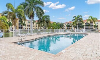 4149 Residence Drive in Ft. Myers, FL - Building Photo