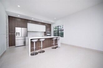 8842 NW 161st Terrace in Miami Lakes, FL - Building Photo - Building Photo