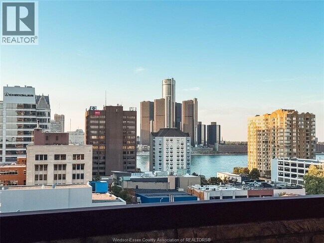 380 Pelissier St in Windsor, ON - Building Photo - Building Photo
