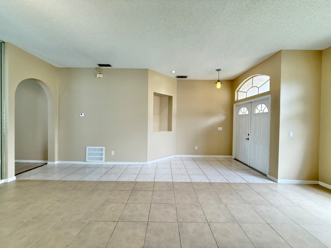 12859 Enclave Dr in Orlando, FL - Building Photo - Building Photo