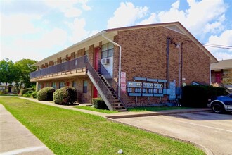 104 S 11th St in Garland, TX - Building Photo - Building Photo