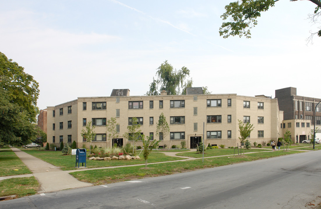 Green Leaf Apartments in Buffalo, NY - Building Photo