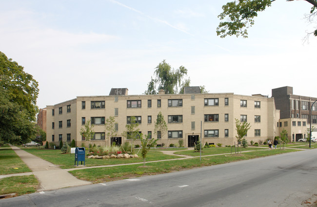 Green Leaf Apartments