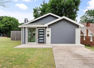 2859 W Brooklyn Ave in Dallas, TX - Building Photo - Building Photo