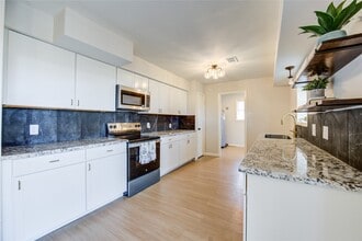 1120 Mahlmann St in Rosenberg, TX - Building Photo - Building Photo