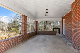 58 W Oakview Rd in Asheville, NC - Building Photo - Building Photo
