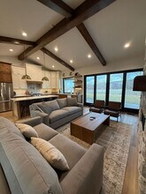 9187 Timberline Loop in Victor, ID - Foto de edificio - Building Photo