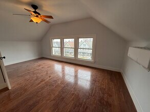 1367 Burdette Ave, Unit Apt 2 in Cincinnati, OH - Building Photo - Building Photo