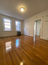 61 Park Dr, Unit 14 in Boston, MA - Foto de edificio - Building Photo