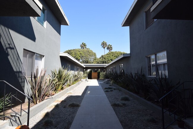 1846 10th St, Unit K in Santa Monica, CA - Building Photo - Building Photo