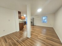 686 Parker St, Unit 1 in Boston, MA - Foto de edificio - Building Photo