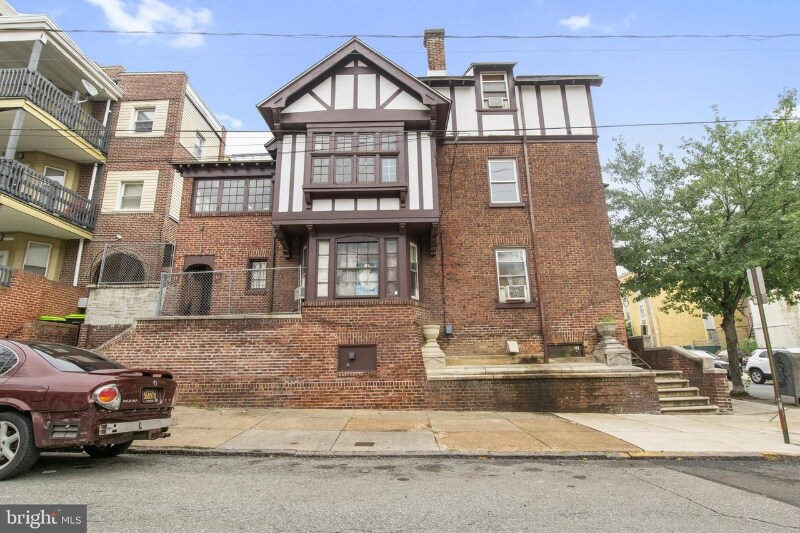 613 W 10th St in Wilmington, DE - Building Photo