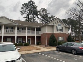 2225 Locksley Woods Dr in Greenville, NC - Building Photo
