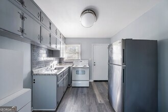 147 Burnside St, Unit 4 in Jonesboro, GA - Foto de edificio - Building Photo