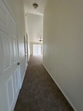 5096 Larch Ln in Klamath Falls, OR - Foto de edificio - Building Photo