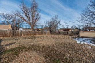 220 N Gow St in Wichita, KS - Foto de edificio - Building Photo