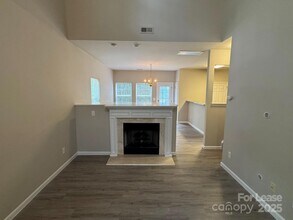 2184 Winthrop Chase Dr in Charlotte, NC - Foto de edificio - Building Photo