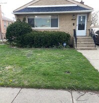 12723 S Justine St in Calumet Park, IL - Building Photo
