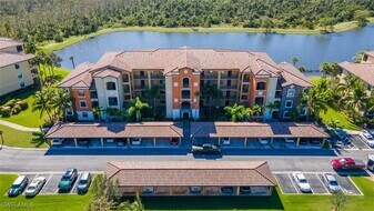 9723 Acqua Ct in Naples, FL - Building Photo