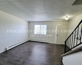 49 Chestnut Dr in Pueblo, CO - Building Photo - Building Photo