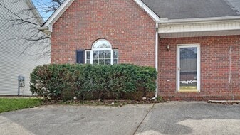 1452 Middleborough Ct in Murfreesboro, TN - Building Photo