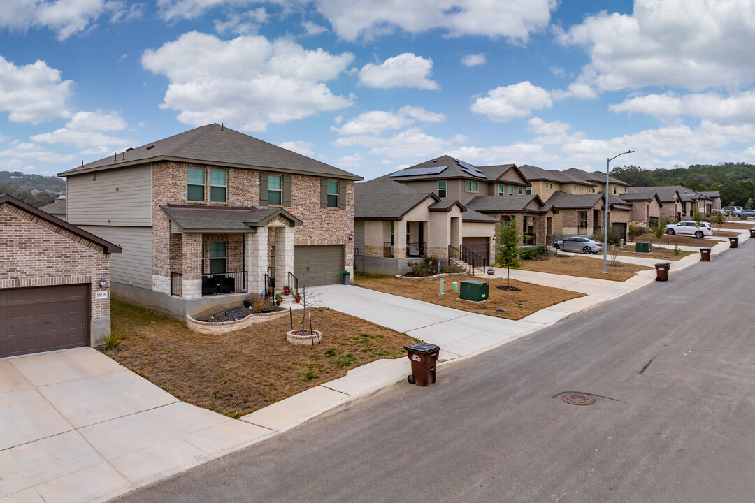 Scenic Crest in Boerne, TX - Building Photo