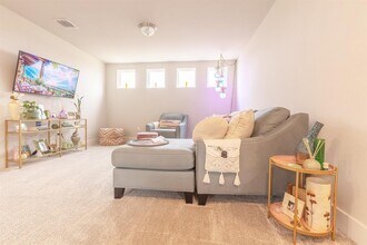 7401 Grand Linden Wy in Austin, TX - Building Photo - Building Photo