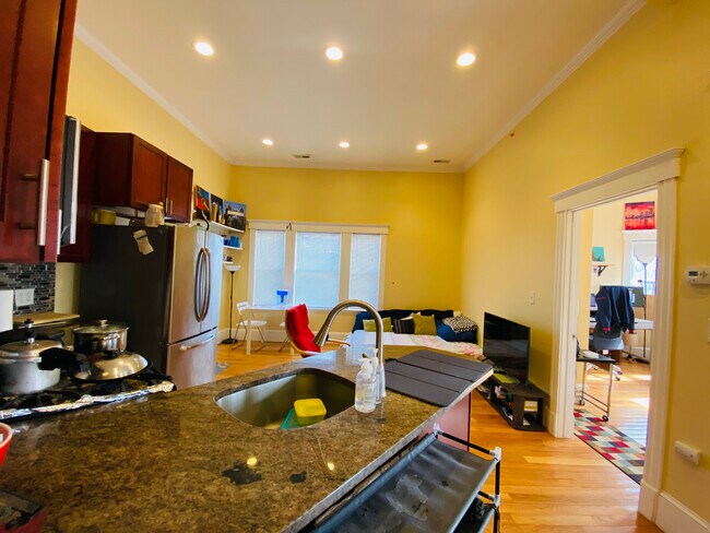 156 Magazine St, Unit 34R