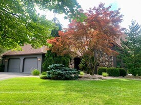 452 Sugar Maple Ct in Bethlehem, PA - Building Photo