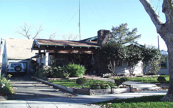 616 N School St in Lodi, CA - Building Photo