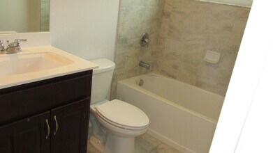 1726 SE Minorca Ave in Port St. Lucie, FL - Building Photo - Building Photo