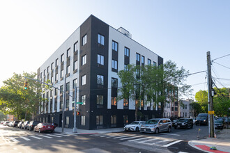 713 Snediker Ave in Brooklyn, NY - Building Photo - Building Photo