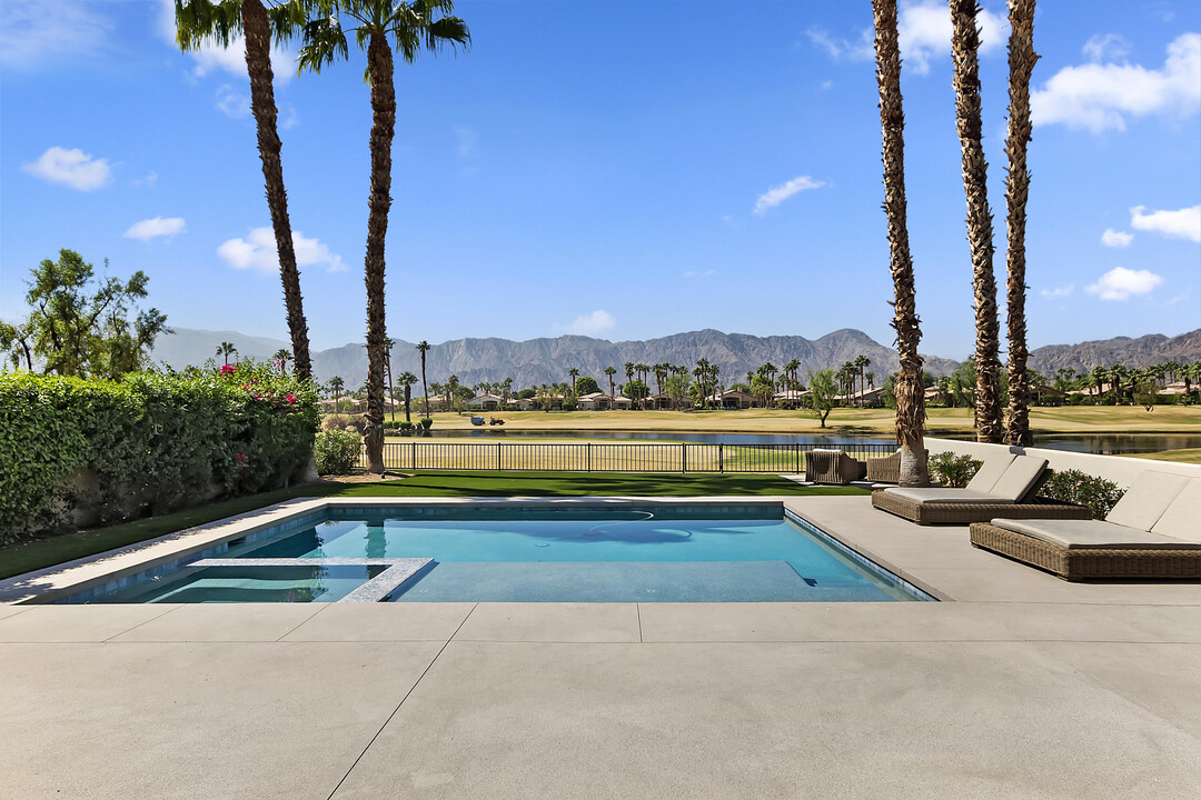 79568 Mission Dr E in La Quinta, CA - Building Photo