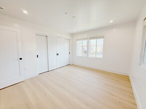 129 N Vendome St in Los Angeles, CA - Building Photo - Building Photo