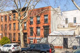 493 18th St in Brooklyn, NY - Building Photo