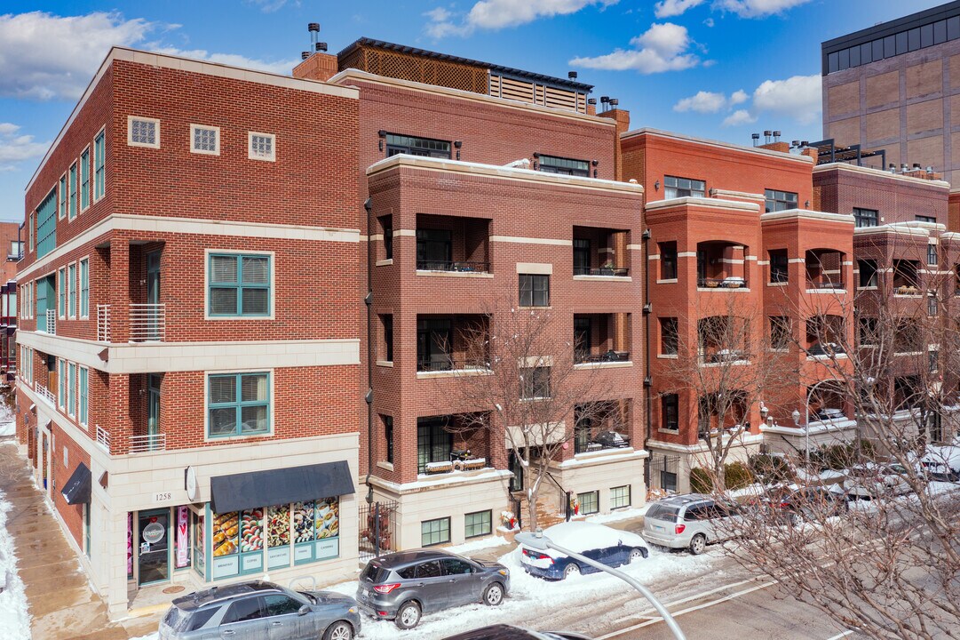 Jackson Street Condominiums in Chicago, IL - Building Photo