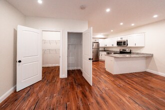 19 Academy Dr, Unit 1-12 in Lowell, MA - Foto de edificio - Building Photo