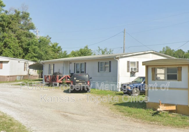 1208 Oak St in Valley Falls, KS - Building Photo - Building Photo