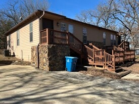 1217 Oak Dr., Unit 101 in Denison, TX - Building Photo