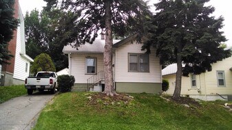 4921 William St in Omaha, NE - Building Photo