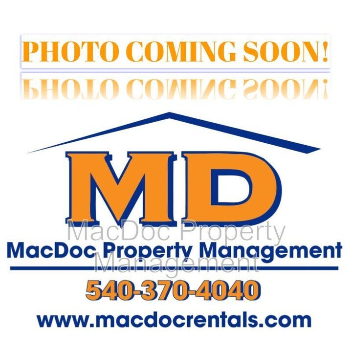 100 Chesterbrook Ct in Stafford, VA - Building Photo