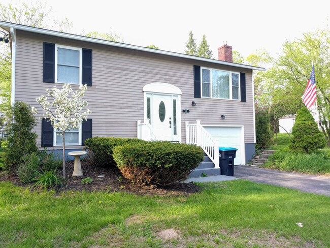 90 Hickory Hill Rd in Williston, VT - Building Photo - Building Photo