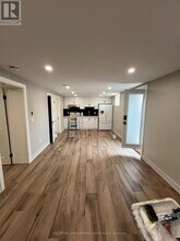 8 Lorne Bruce Dr in Toronto, ON - Building Photo - Building Photo