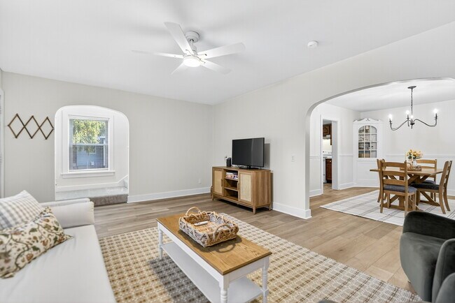 1389 Mt Pleasant Rd in Greensburg, PA - Building Photo - Building Photo