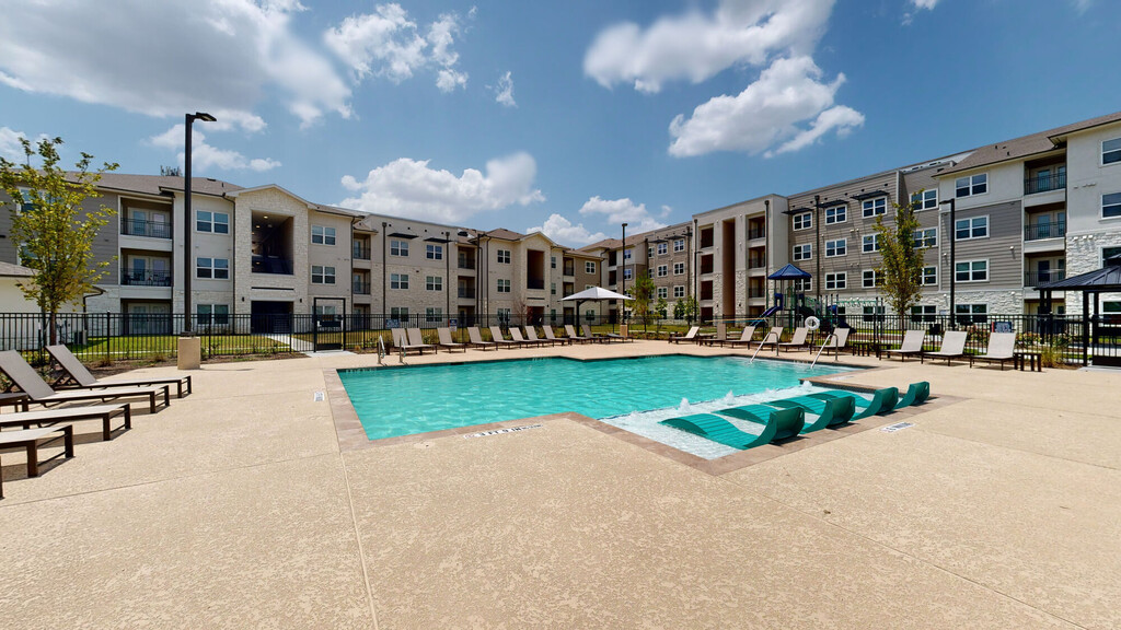 Twelve620 Apartments in Houston, TX | ApartmentHomeLiving.com