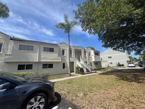 3405 NW 44th St in Oakland Park, FL - Building Photo - Building Photo