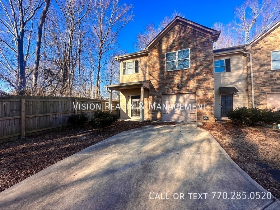 8351 Triple Crown Dr in Douglasville, GA - Building Photo