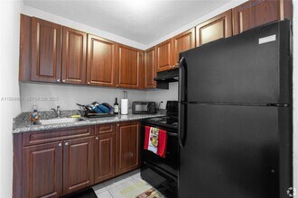 5755 NW 7th Ave in Miami, FL - Building Photo - Building Photo