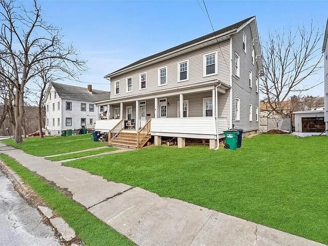 6 Lower Henry St in Wappingers Falls, NY - Building Photo - Building Photo