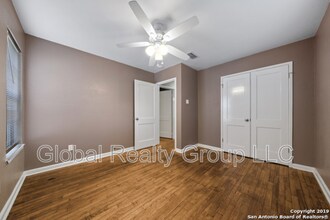 401 Mitchell Ave in Schertz, TX - Building Photo - Building Photo